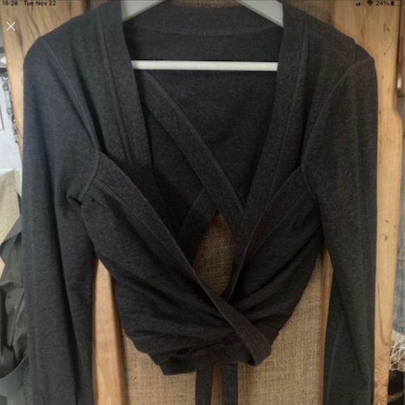 Lululemon wrap-around Sweater - Picture 1 of 3
